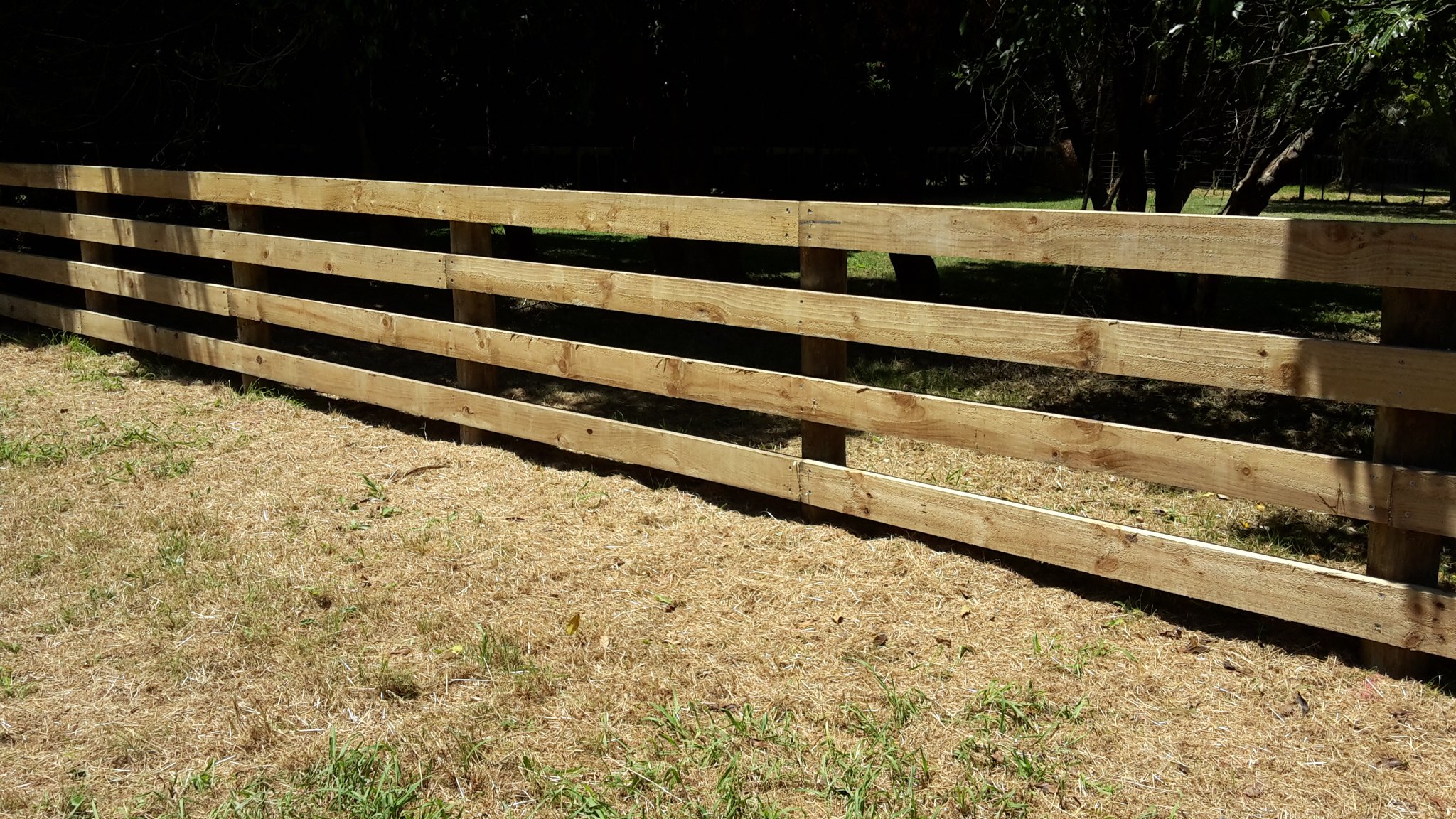 Installing Field Fence On Uneven Ground Close netbad