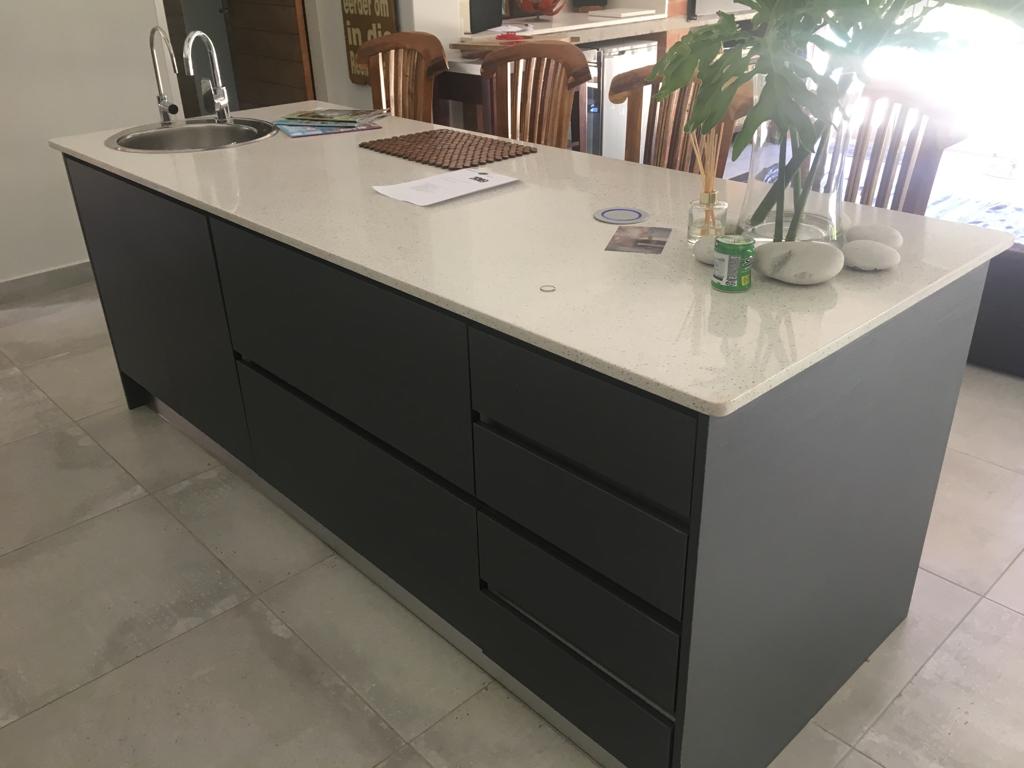 Modern High Gloss Kitchen Cupboards Duco Spray Kitchens