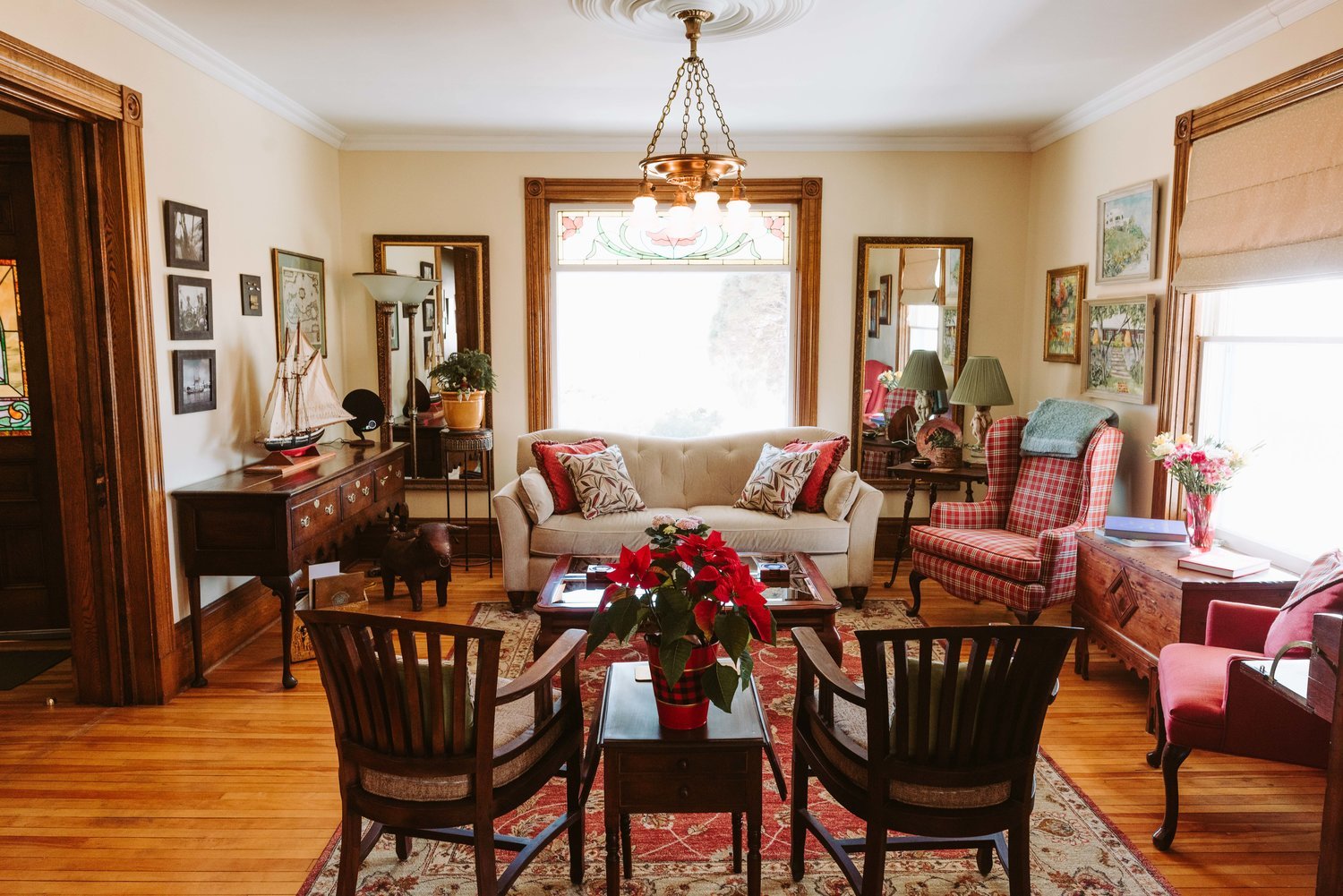 Lunenburg Bed and Breakfast • 5Star Service • Alicion Lunenburg Bed and Breakfast • 5Star Service • Alicion