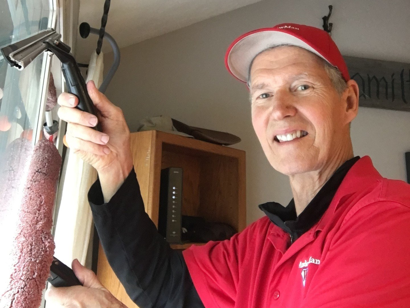 Commercial Cleaning Eugene, OR PaneLess Window Cleaning