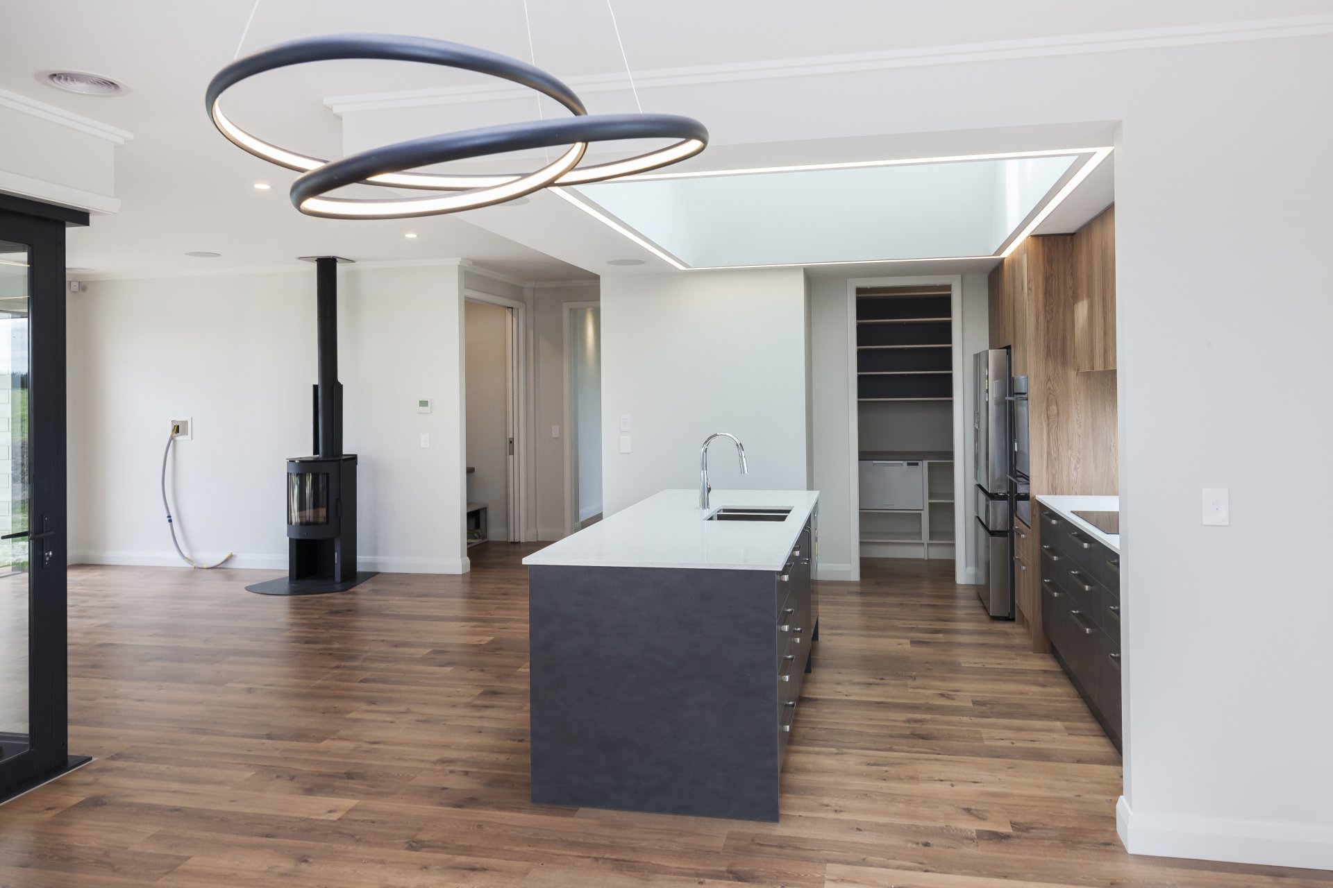 Modern Kitchen with Indoor-Outdoor Flow | Finesse Joinery