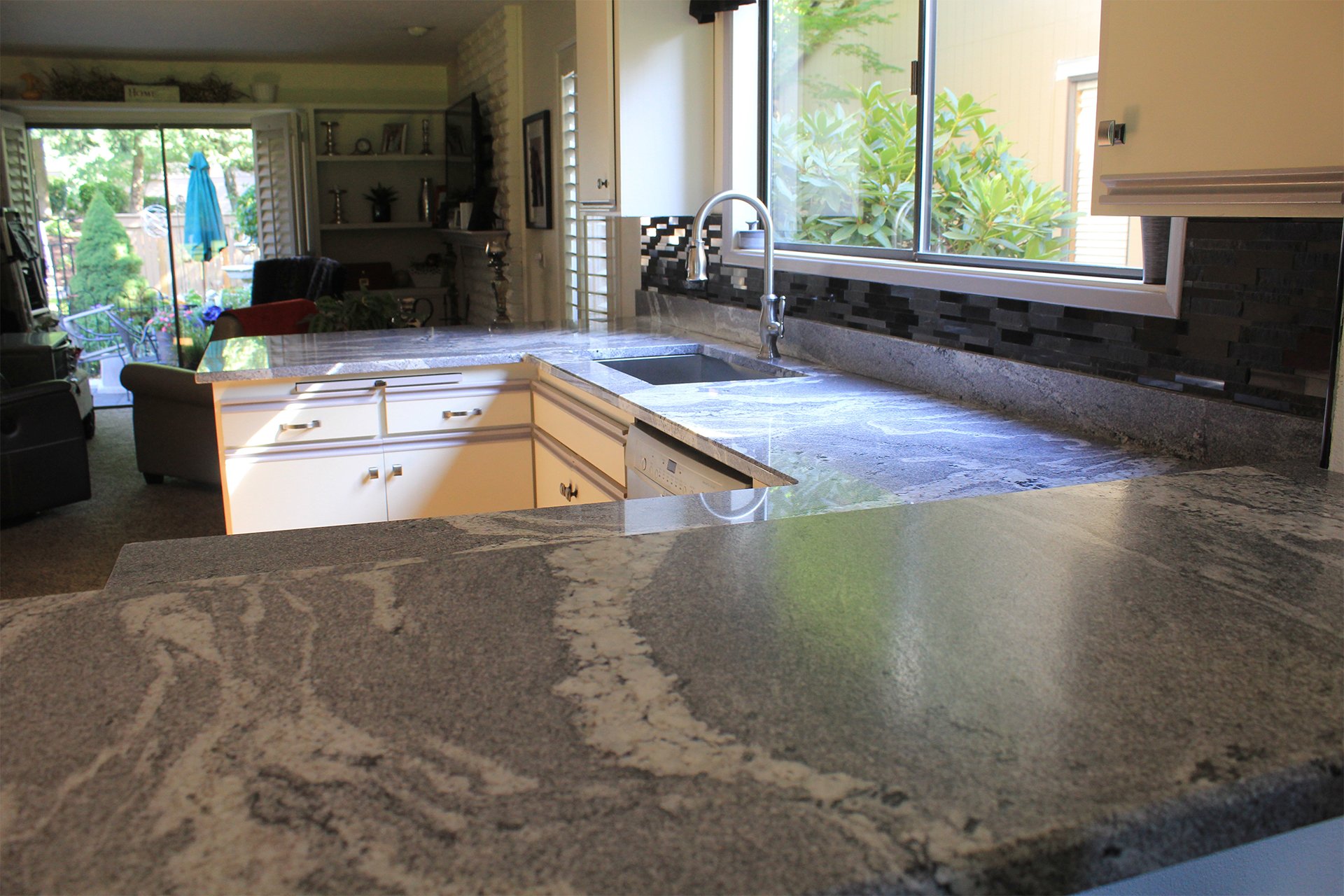 Kitchen & Bathroom Materials Showroom Eugene, OR World Wide Granite