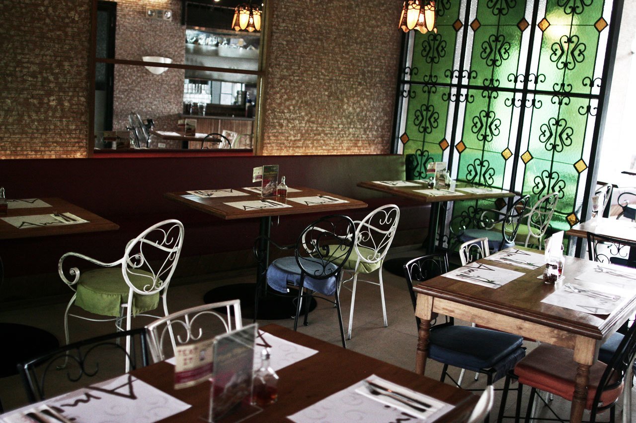 Amici Restaurants