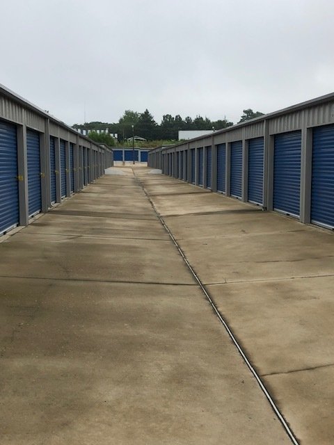 Storage Rental Independence, MS - B & D Mini Storage