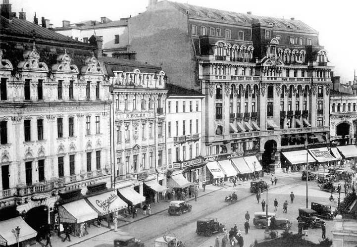 World's first city illuminated with kerosene lamps: Bucharest
