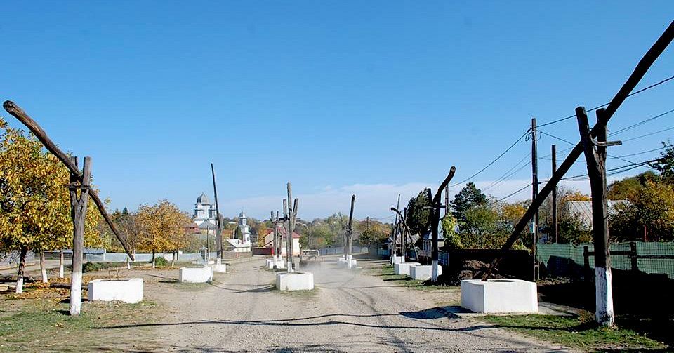 Highest density of fountains: the village of Paunesti