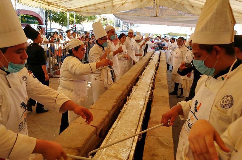 Longest tamale world record set in Mexico