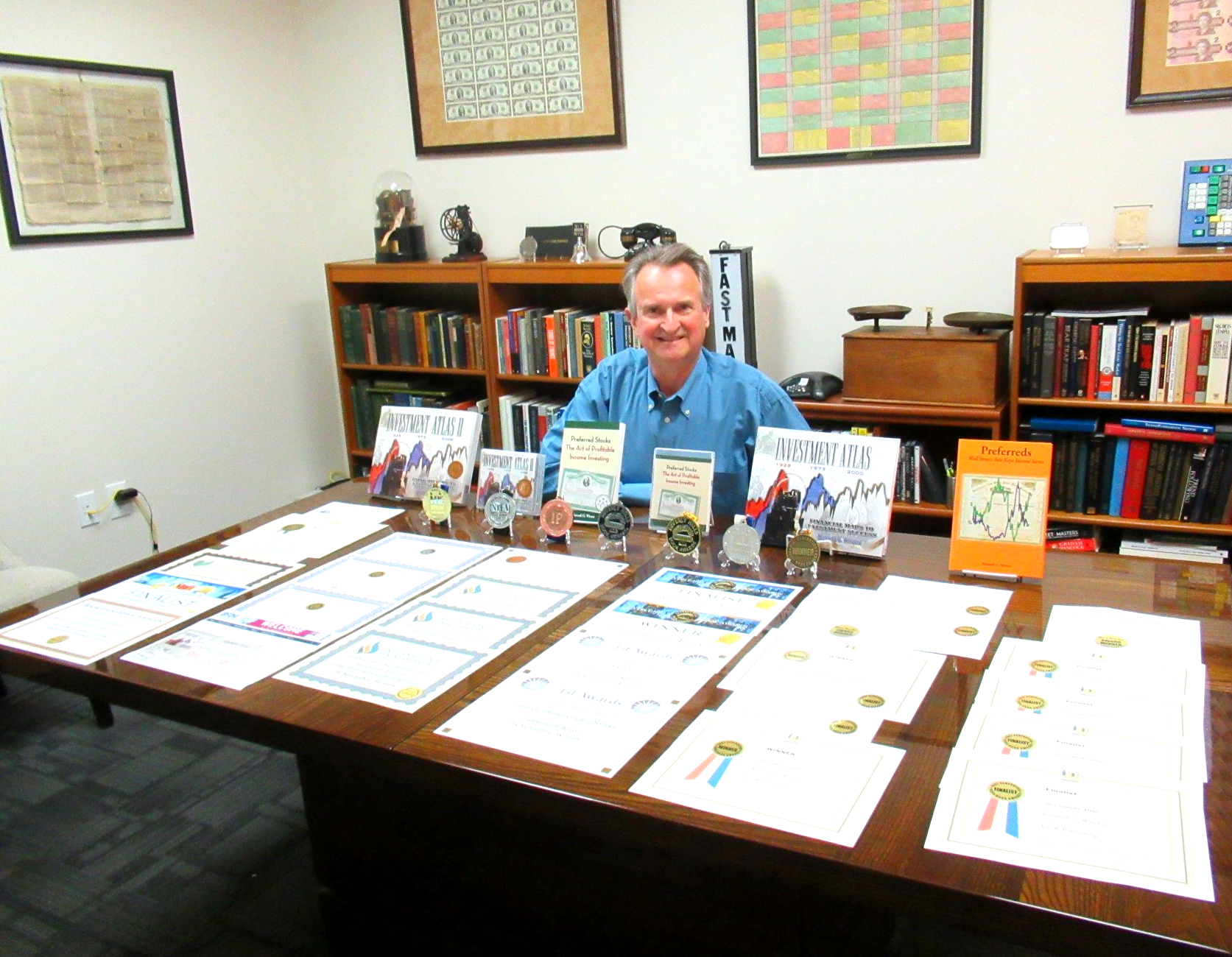 Most Awards Won in Major Book Competitions for a Finance Author: world record set by Kenneth Winans