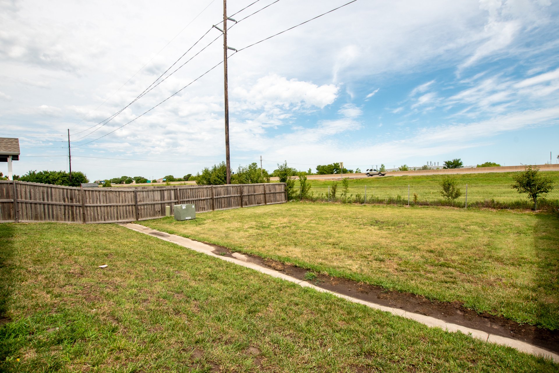 10510 E Fawn Grove St, Wichita, KS 67207