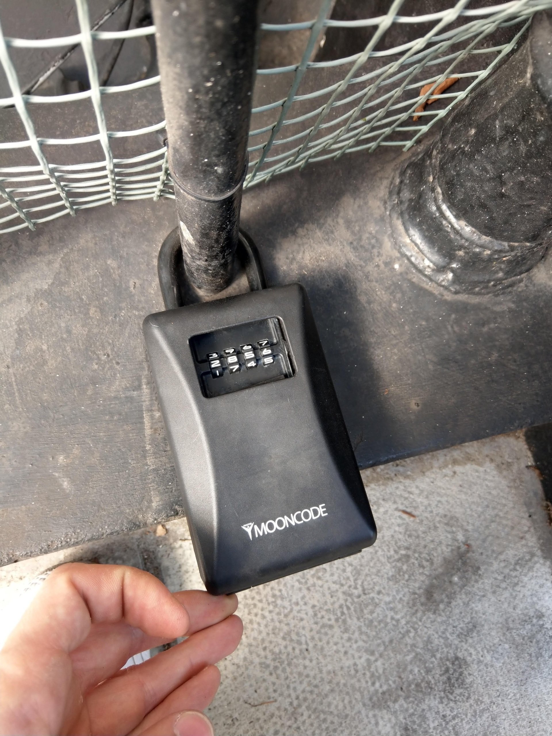 Opening Key safe boxes, installing key safe boxes, what are key safes