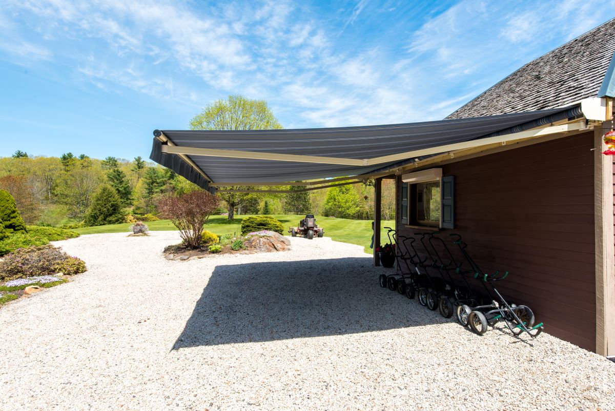 Retractable Window Awnings and Retractable Window Awnings