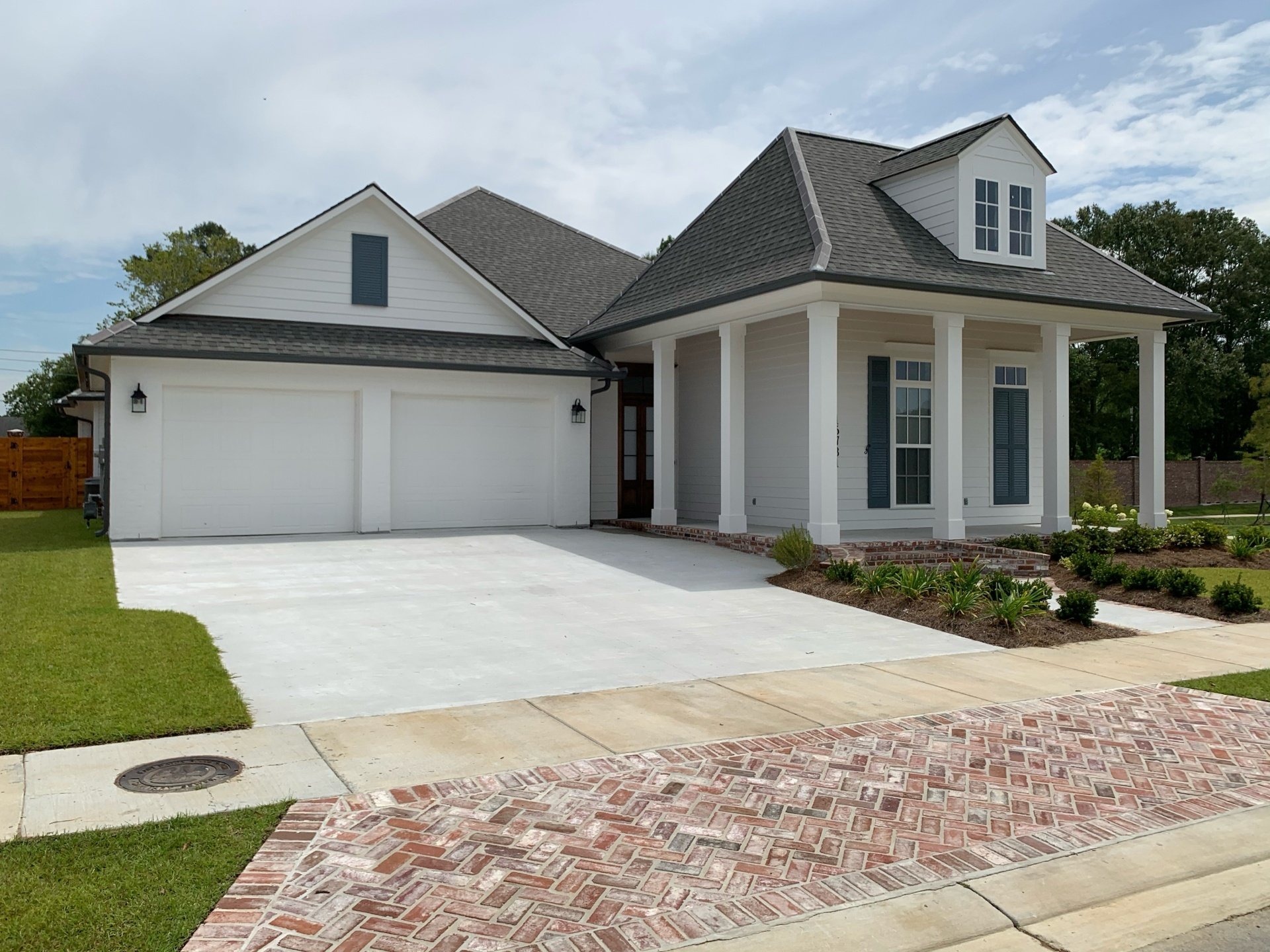 Seamless Gutter Installation & Repair Free Q..