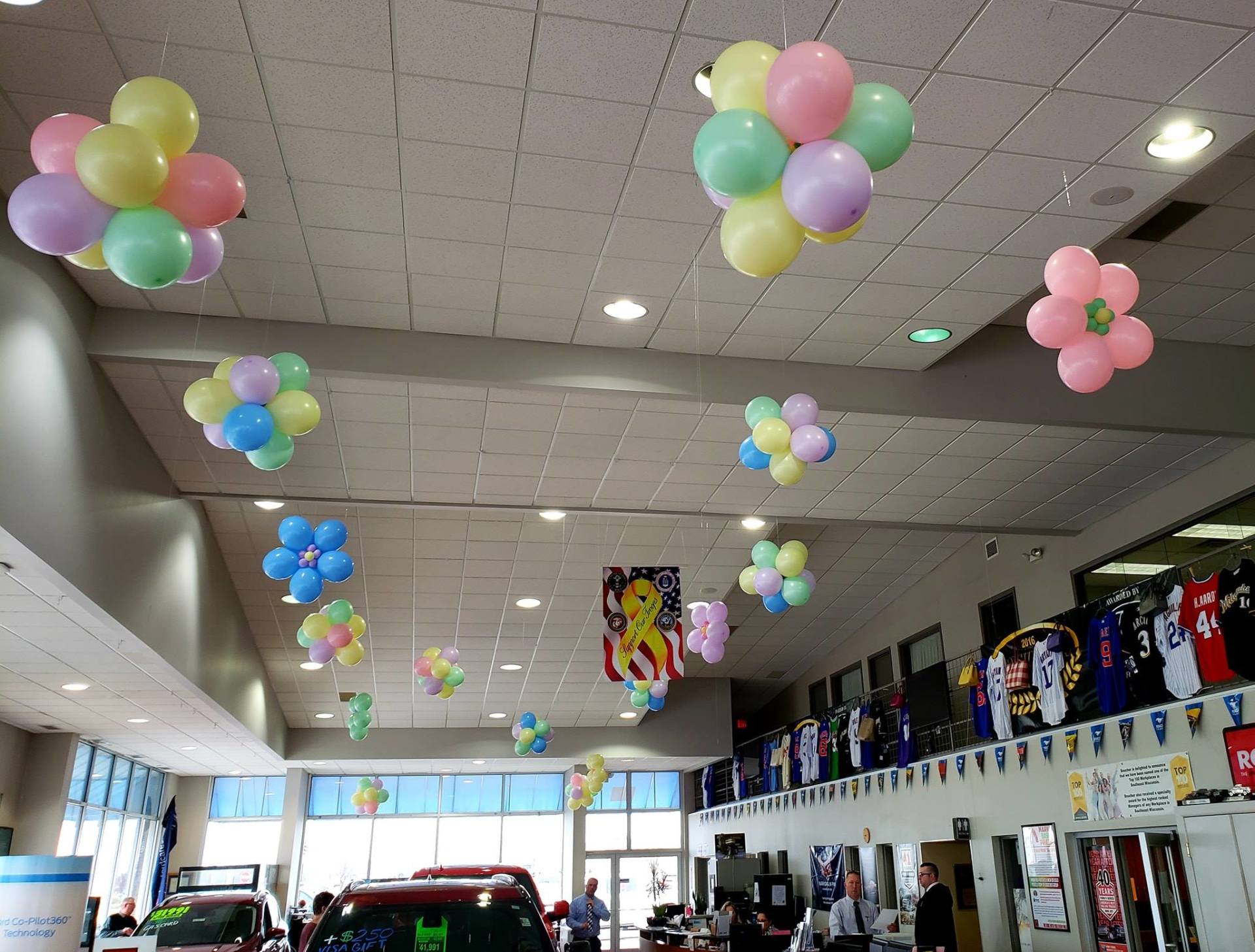 Balloon Arrangements Beloit, WI Glitz & Go LLC