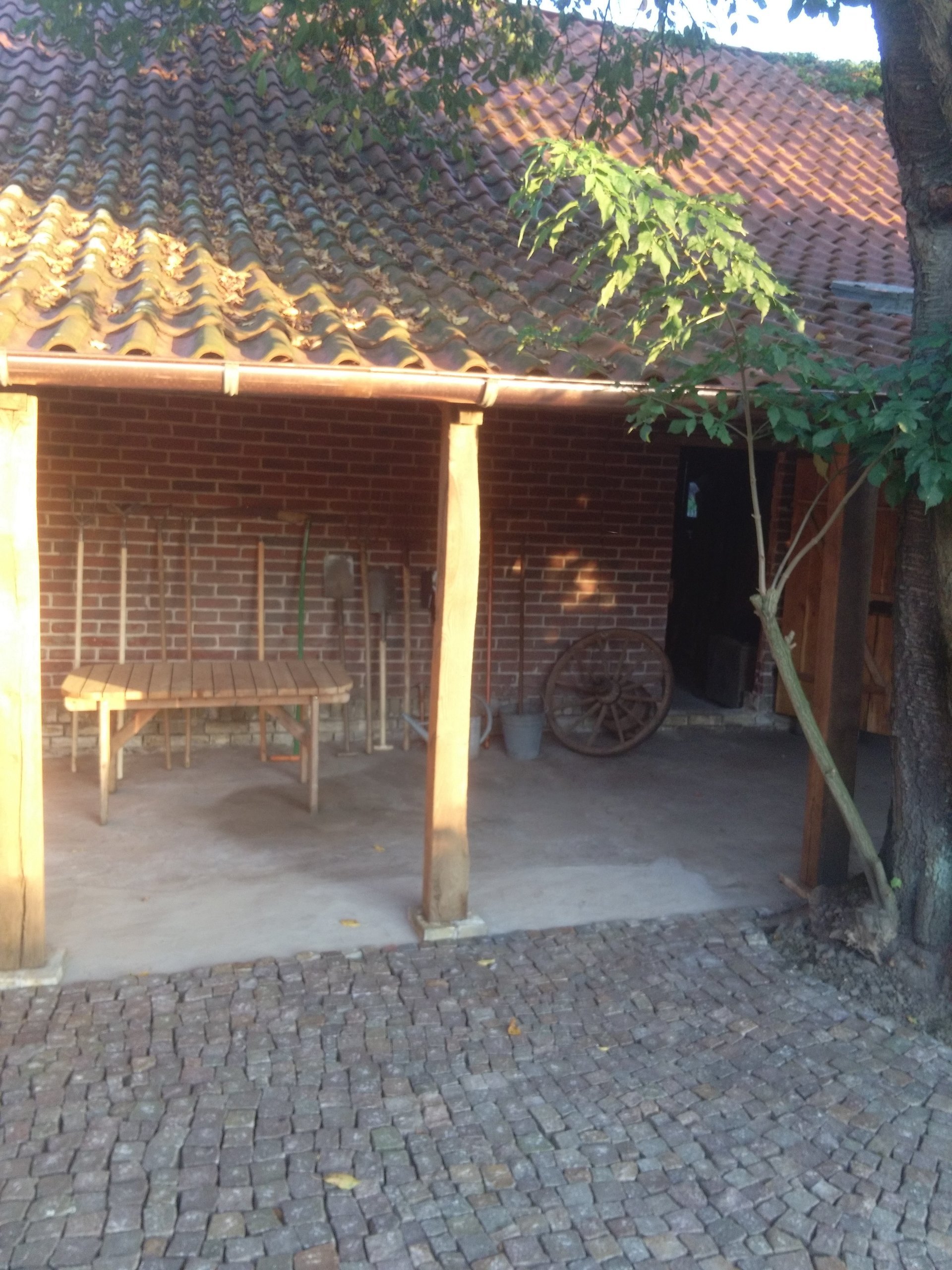 Kleinod-Farm Sorglos gärtnern, imkern und Hühner halten