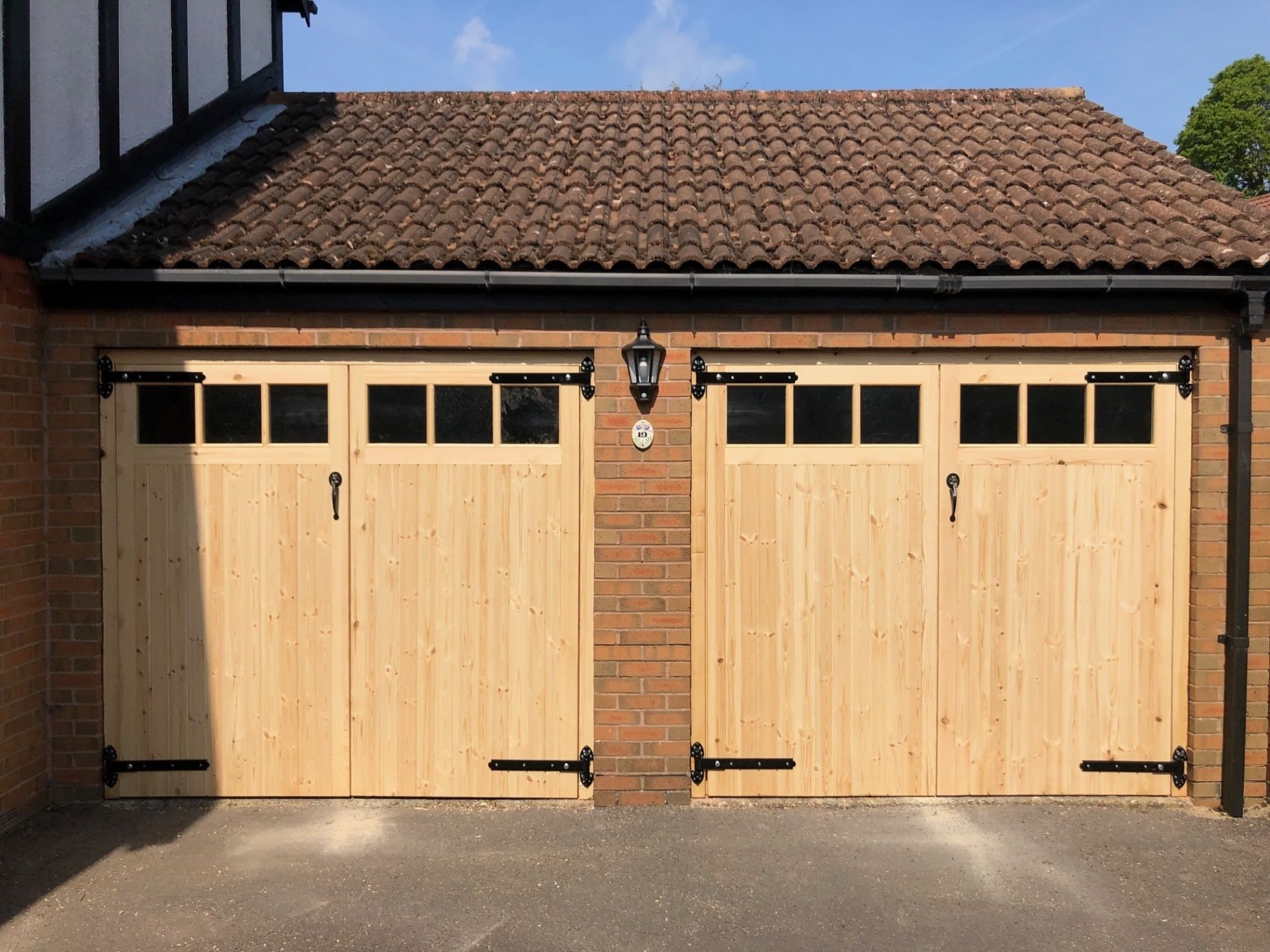 Made to measure wooden doors