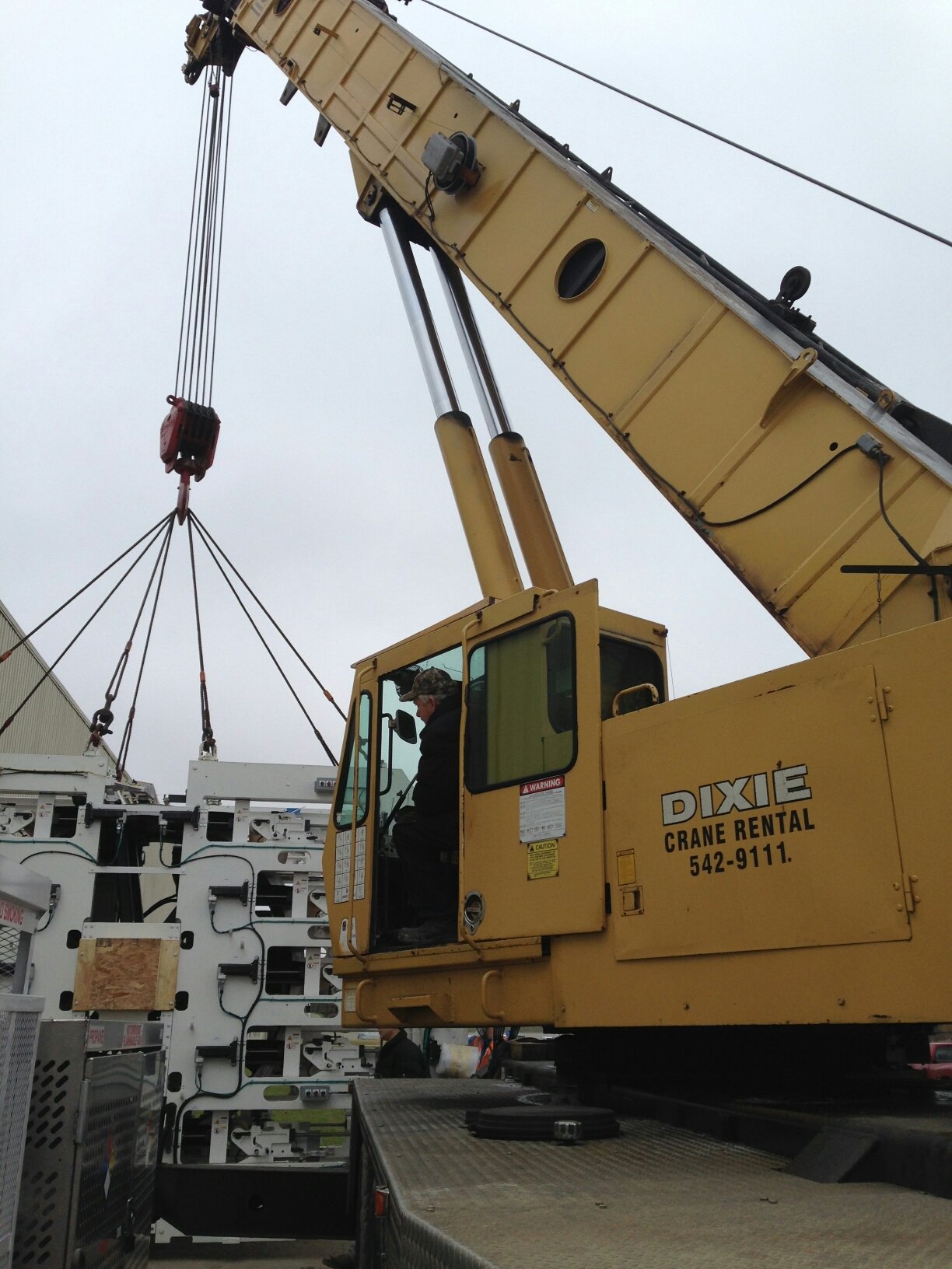 Dixie Crane Rental Long and ShortTerm Crane Rentals Cincinnati, OH