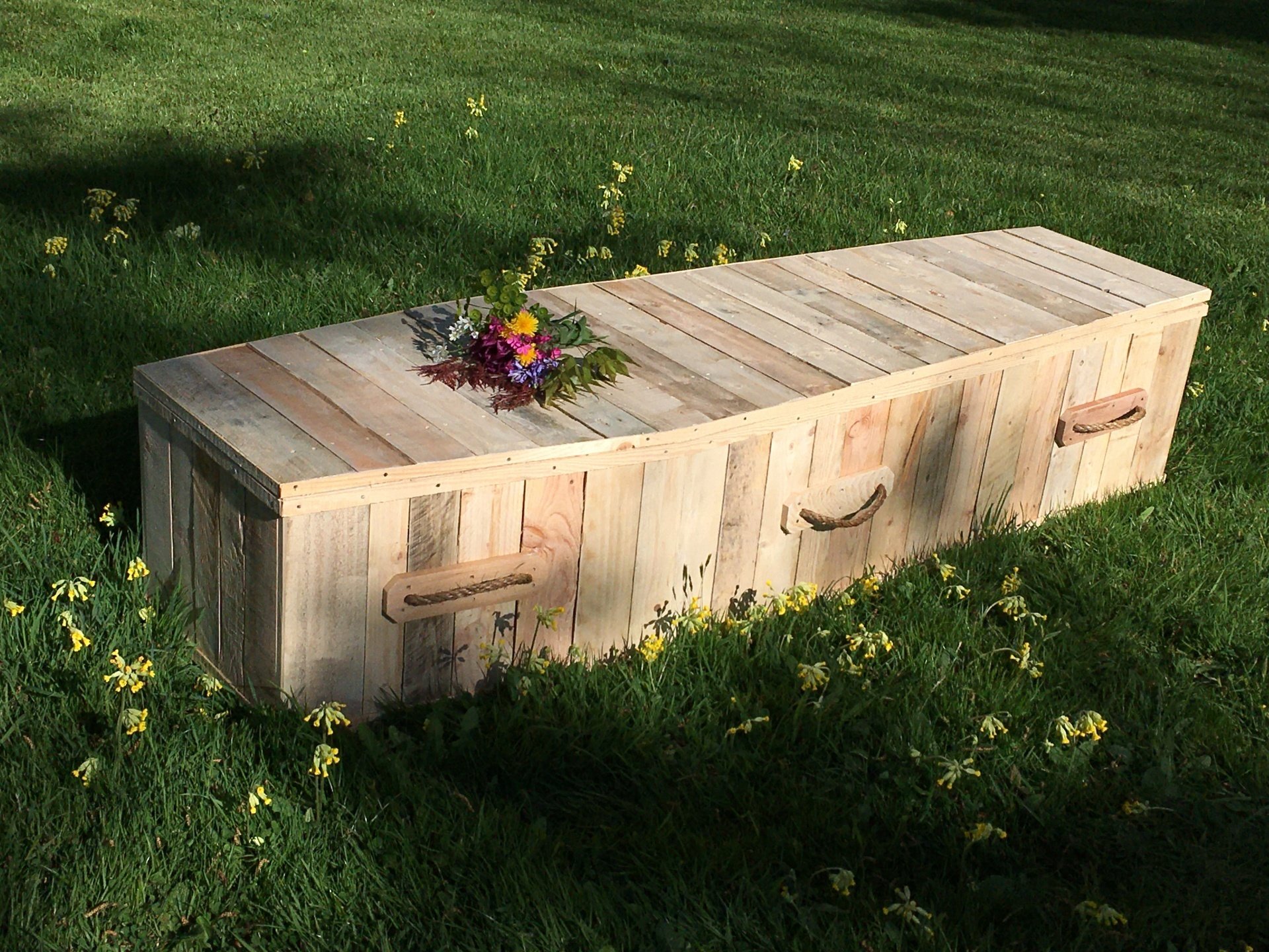 Make Eco Ecological Coffins using reclaimed & recycled wood