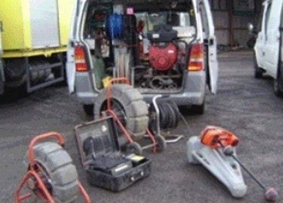 drain equipment in back of van