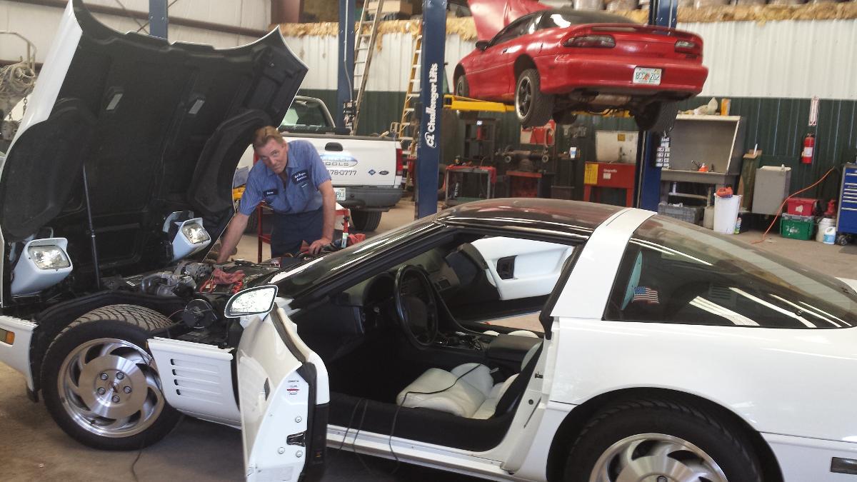 Photos East Burgess Automotive Inc.