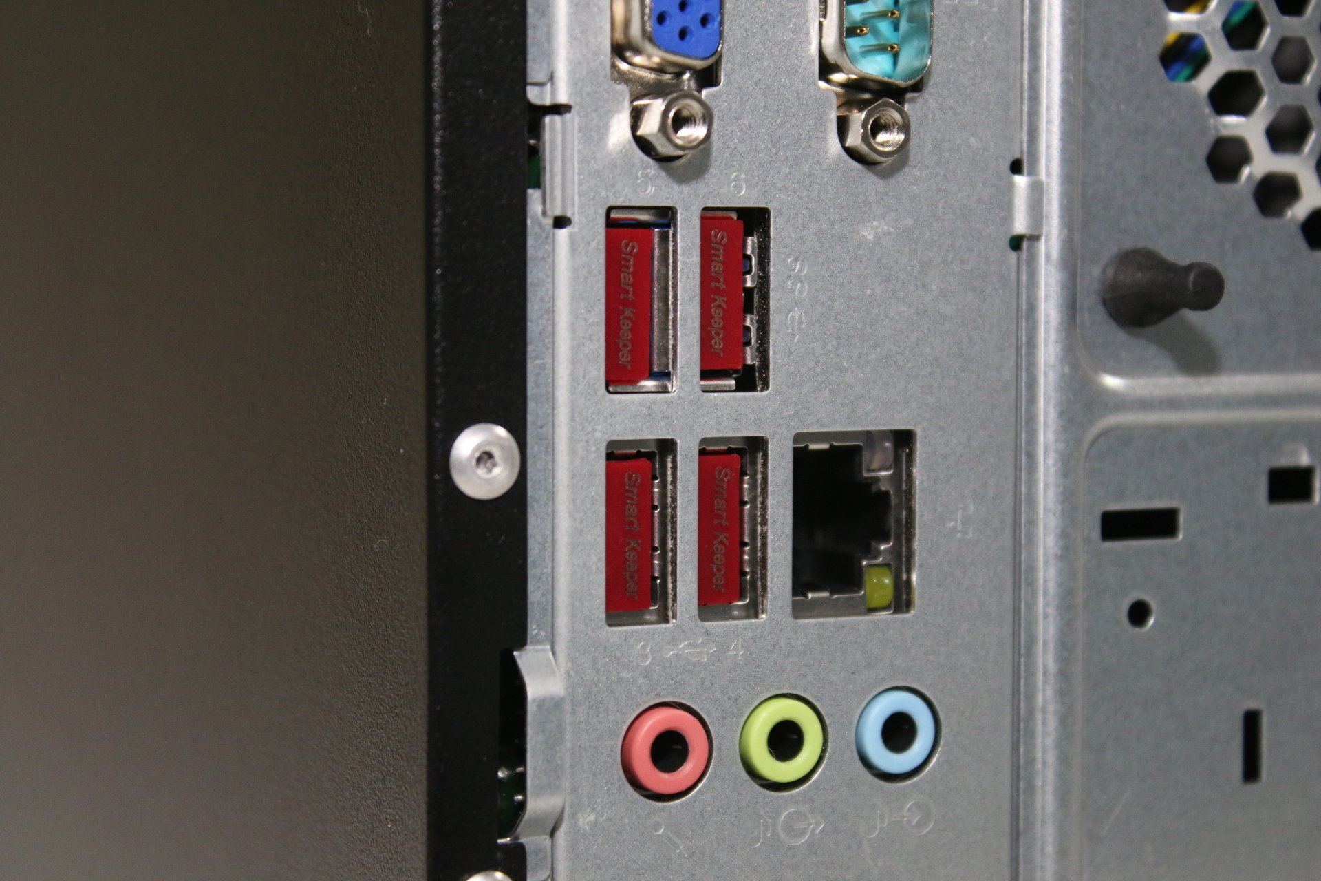 USB port and cable security