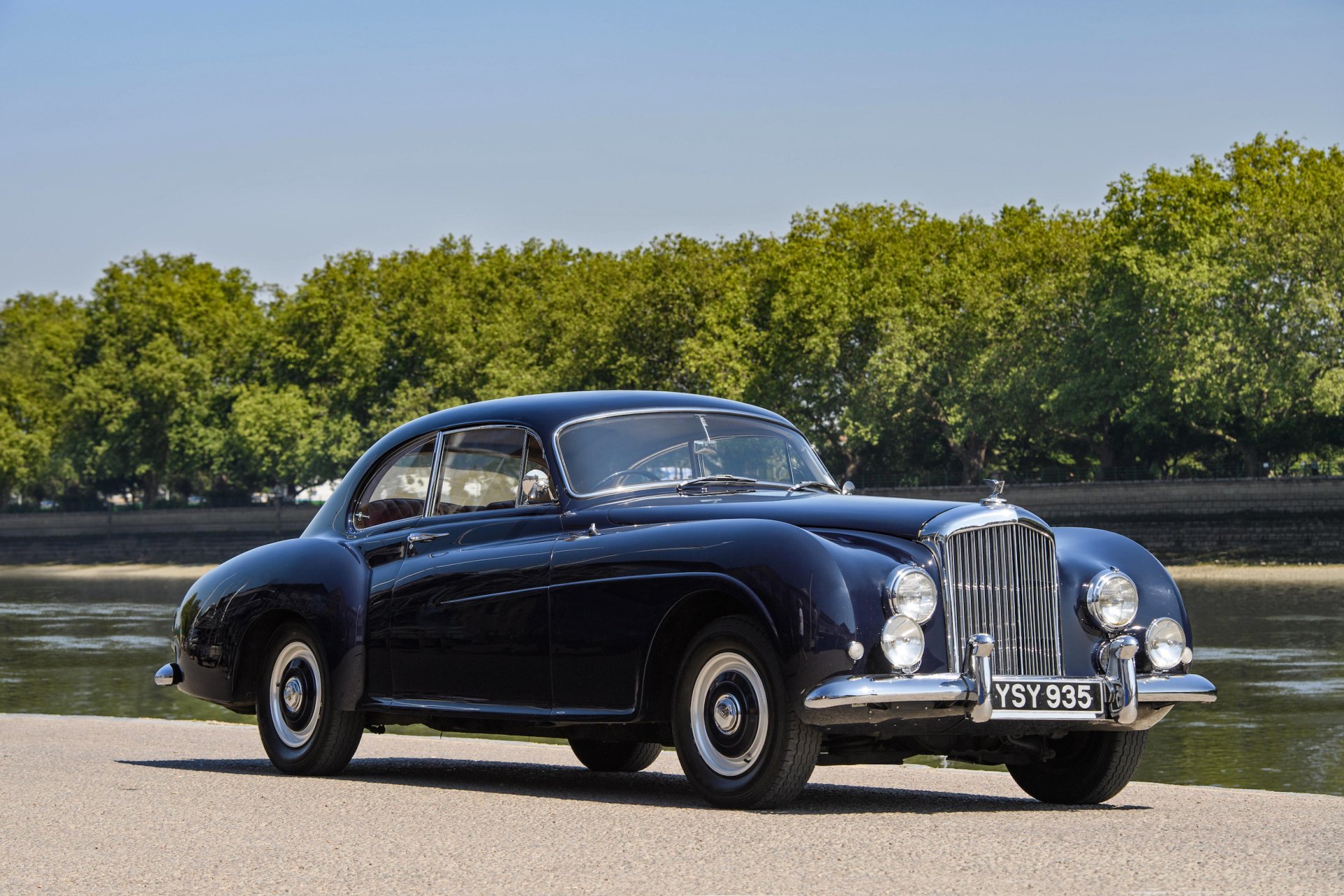 Bentley r type