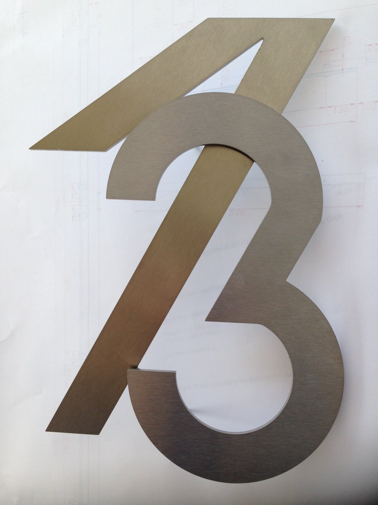 MÖBEL UND EXKLUSIVES