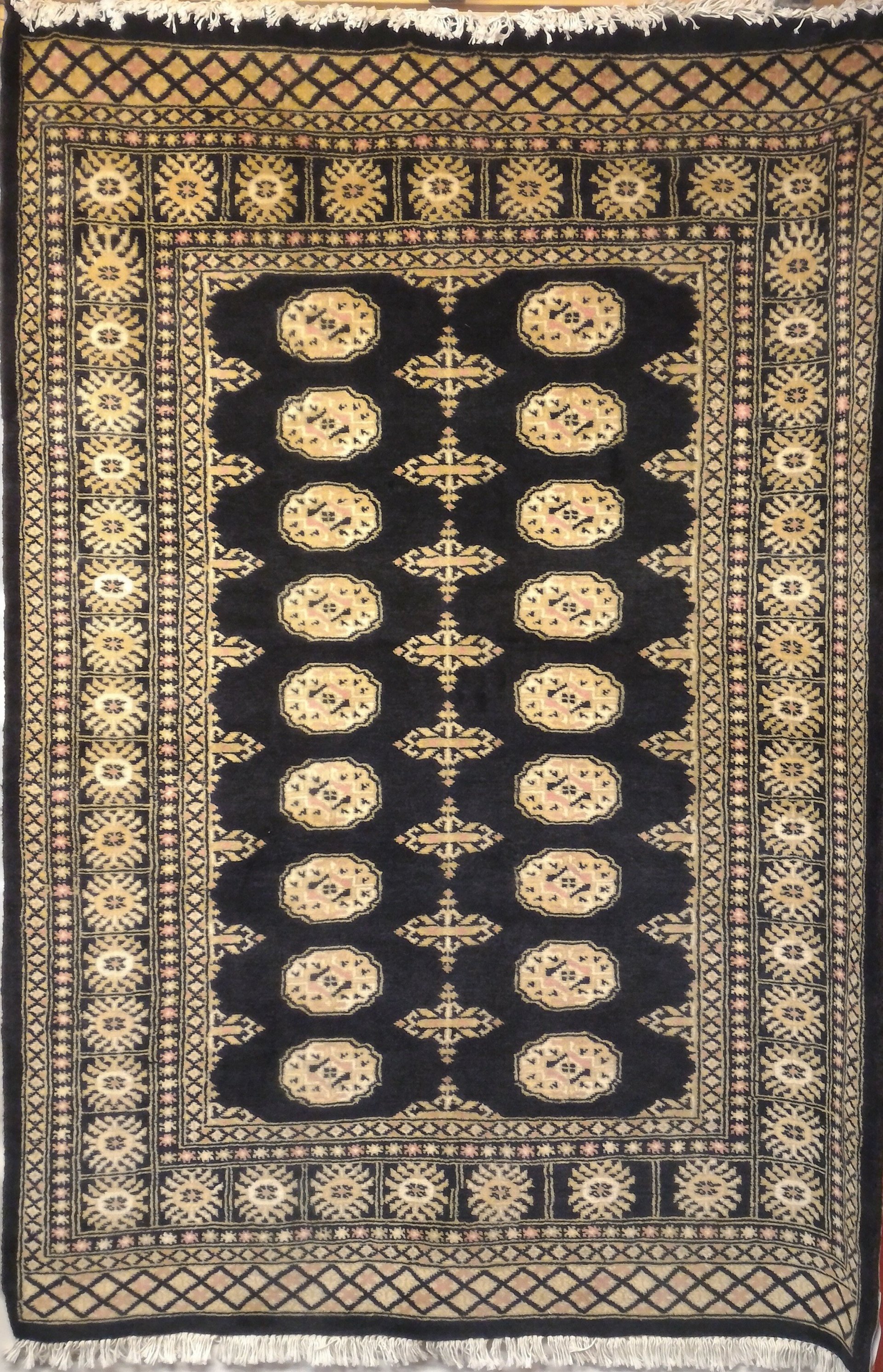 Bokhara - The famous knotted rug