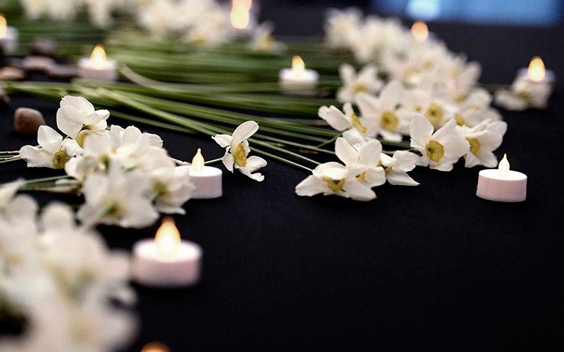 Cochería José C. Paz rosas y velas