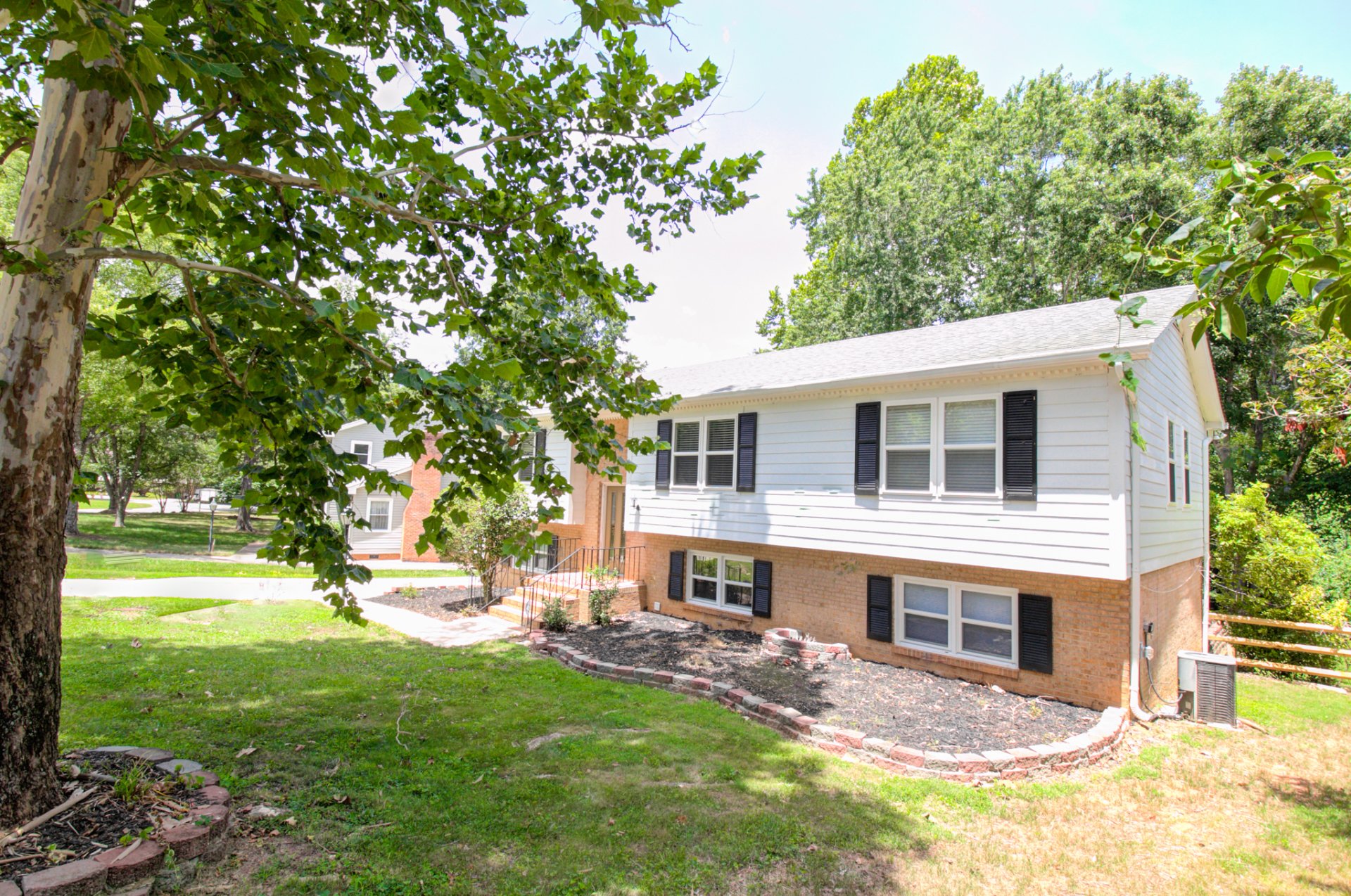 Sardis Road N Life Door Rentals South Charlotte, NC