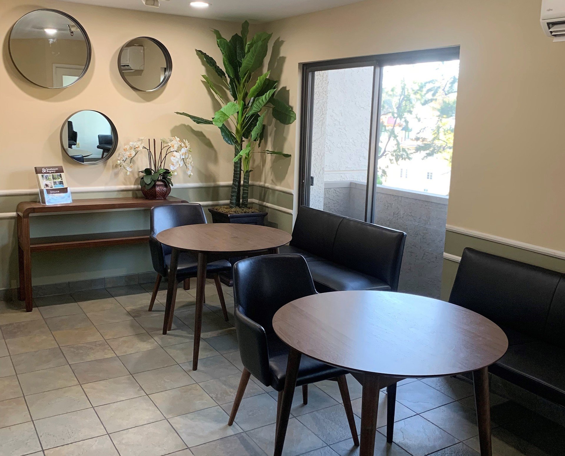 Strathmore Regency Gallery