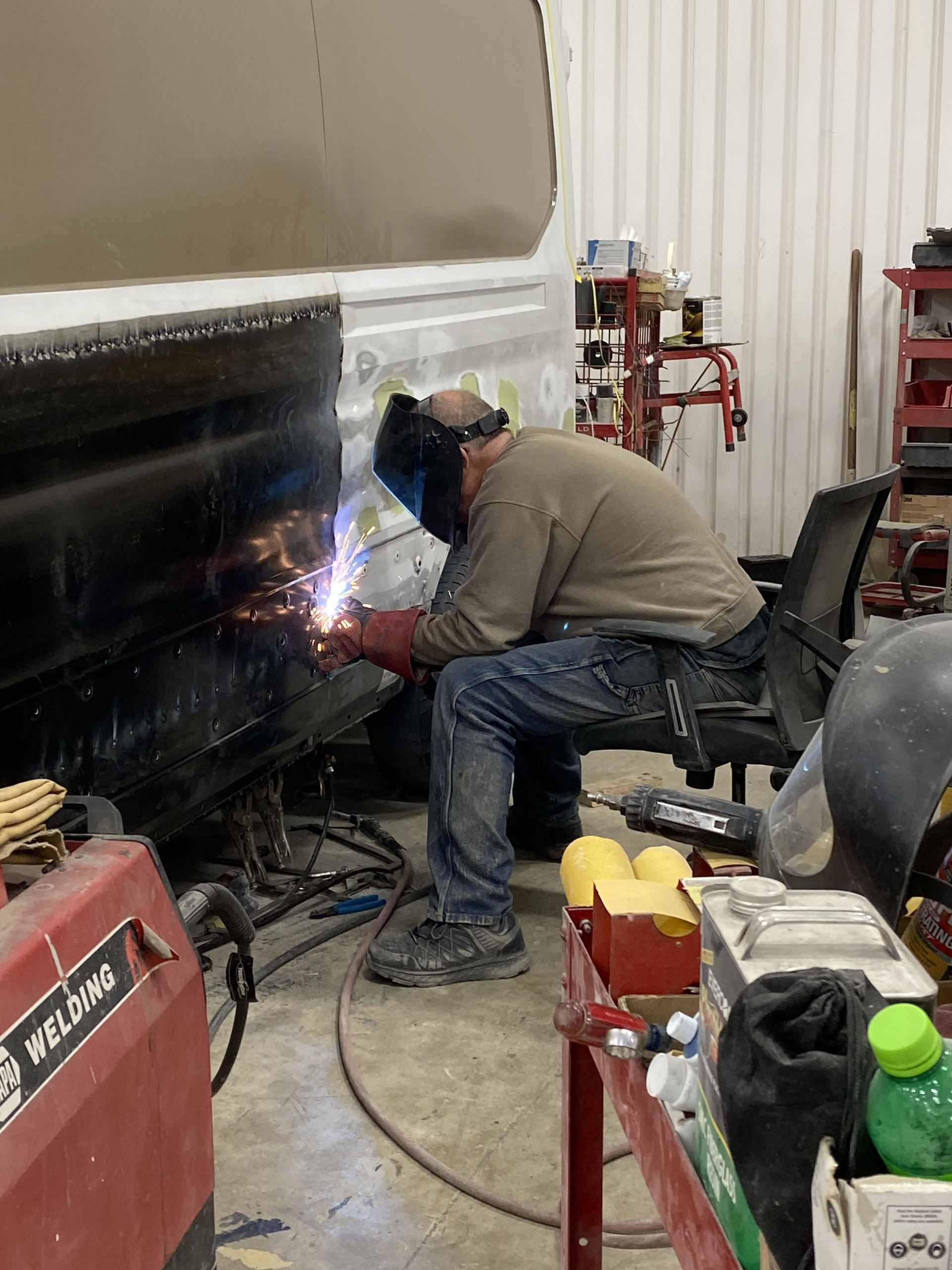 Body & Paint Monroe, OH Frank’s Heavy Truck Collision Repair