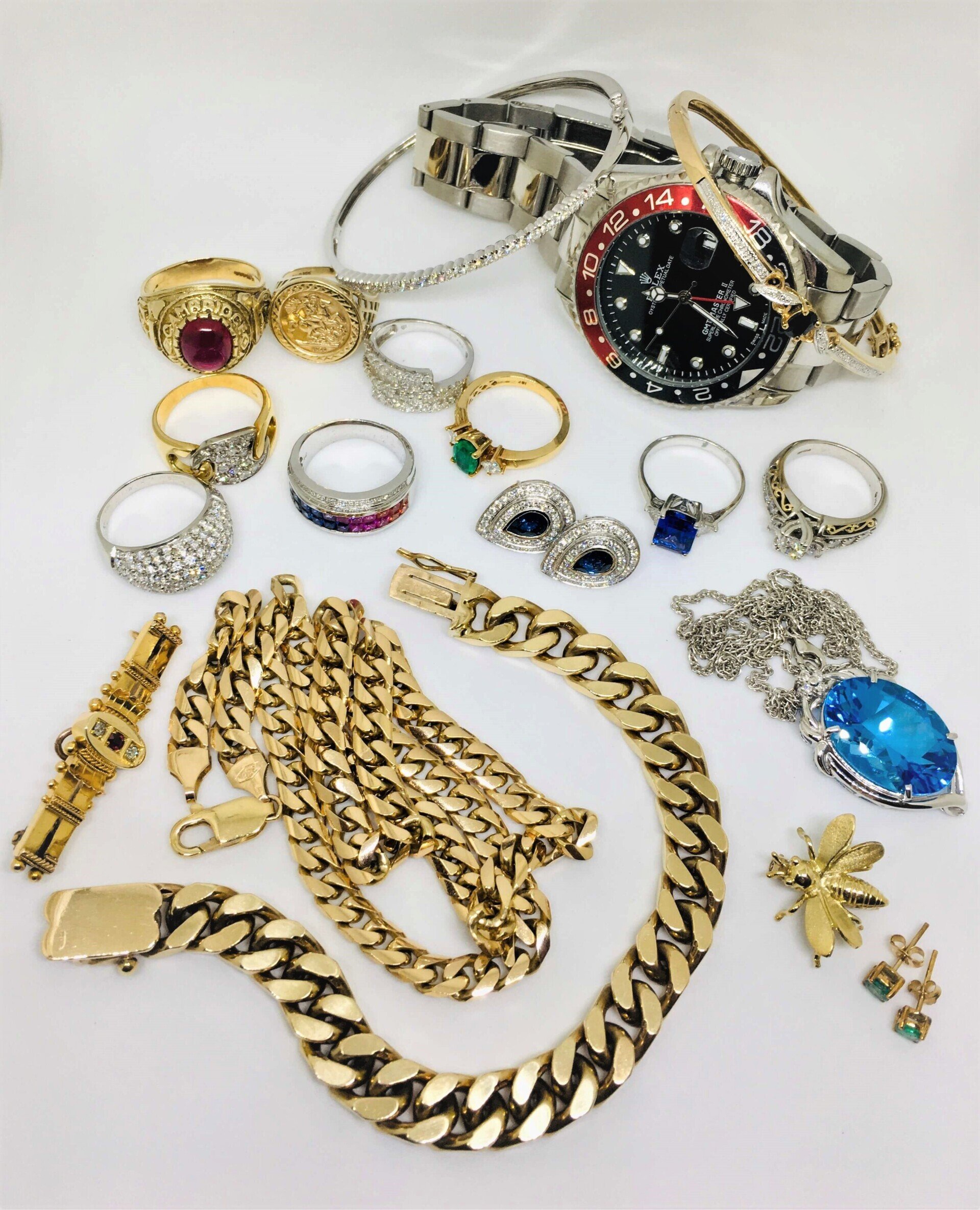 Antique jewellery and vintage jewellery in Windsor.