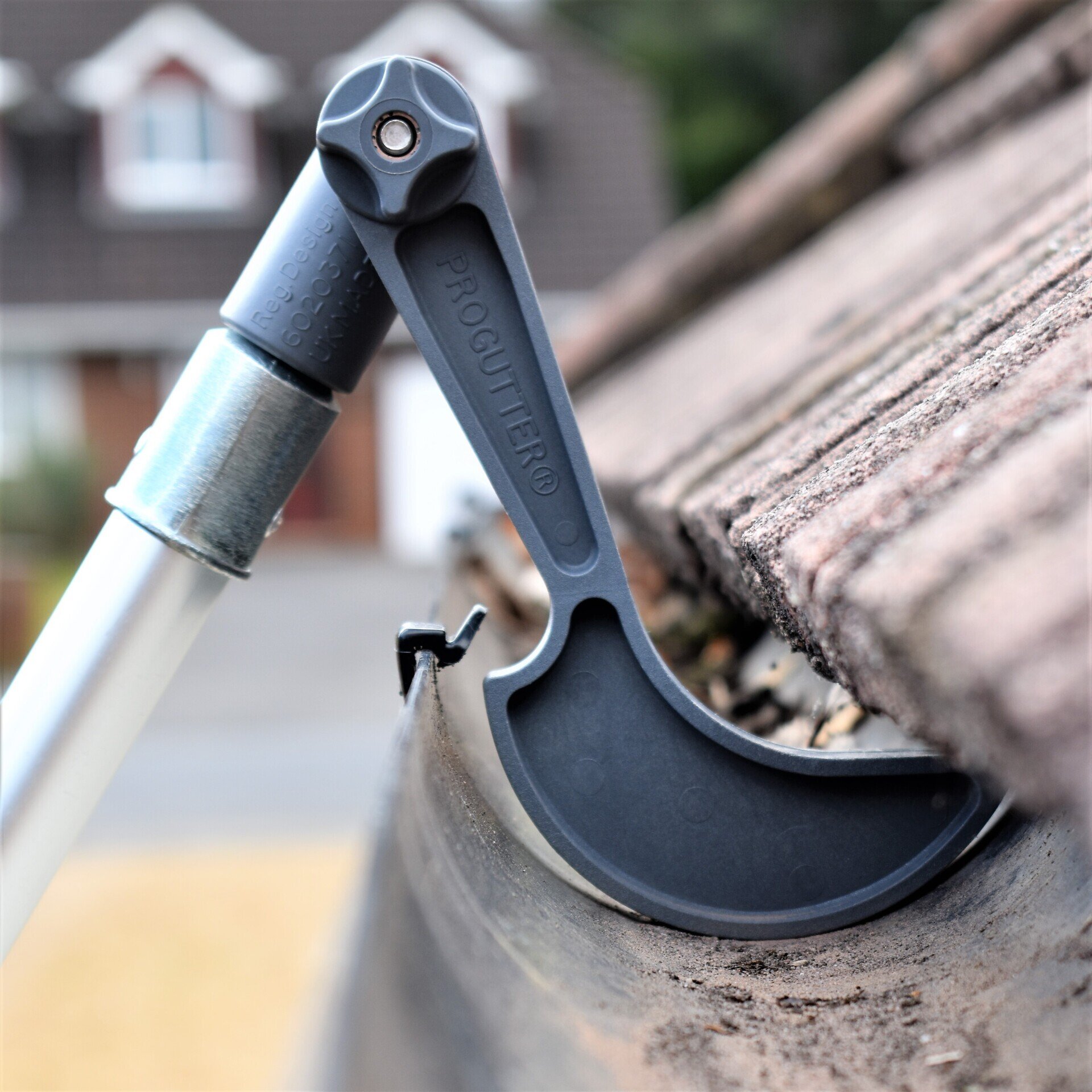 Leading UK supplier of gutter cleaning tools.