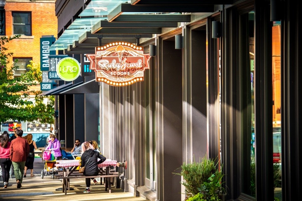 Washington Plaza Apartments Courtyard Properties