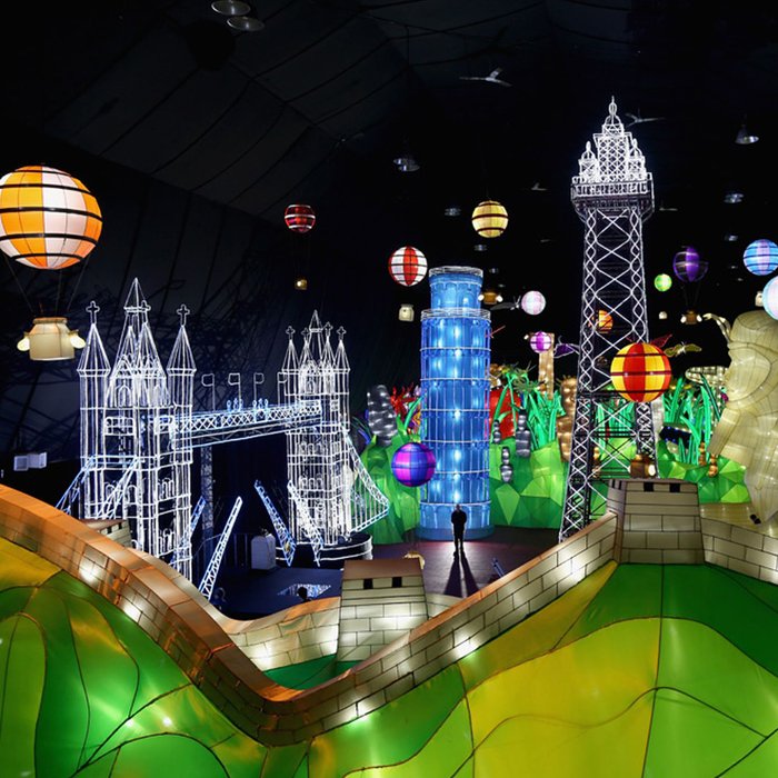 Immersive & Architectural Rigging Installations by Blue Chilli Flying