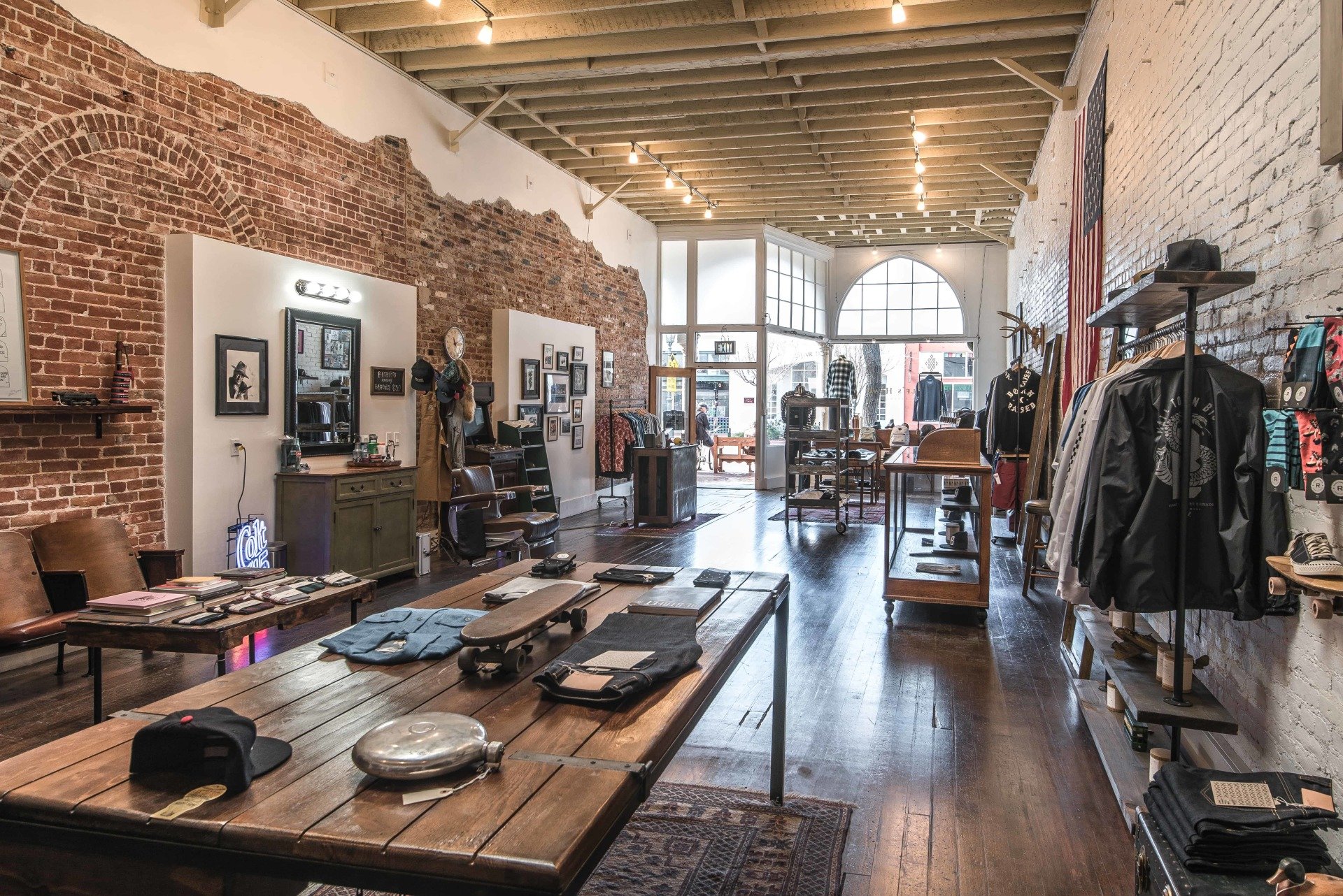 Featured Tenants LYNX Management, Inc. Santa Barbara, CA