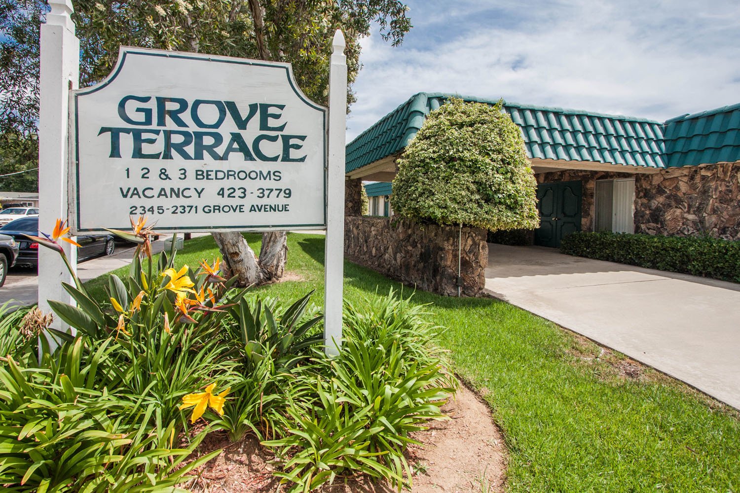 Overview Grove Terrace Apartments Located In San Diego, CA