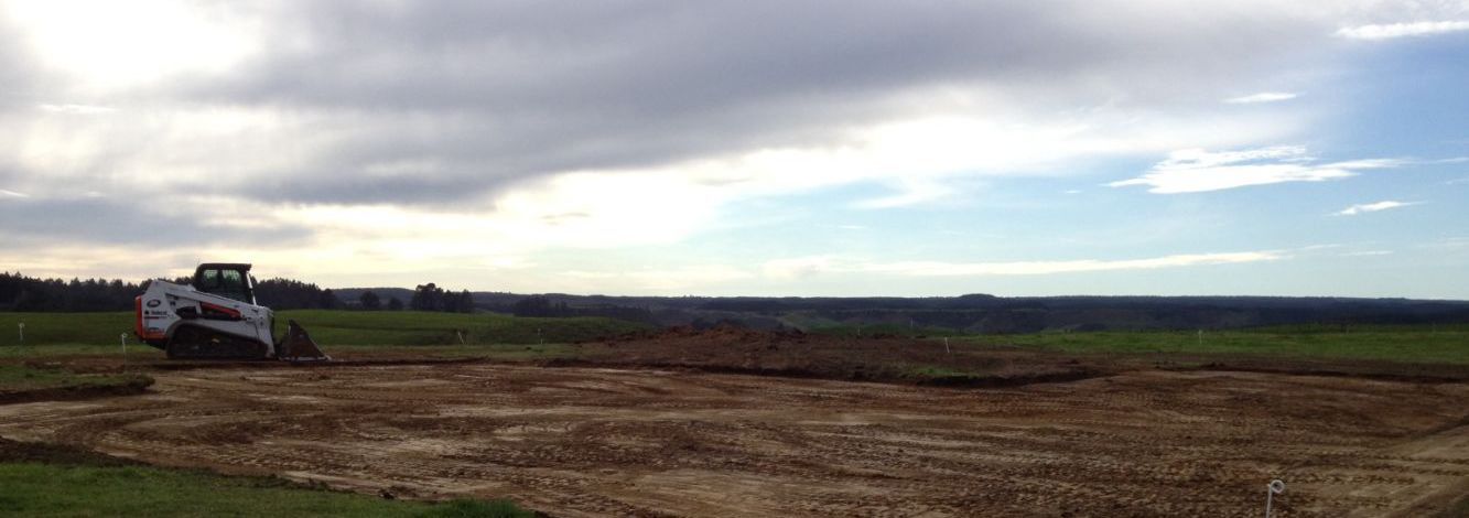 Excavators and earthmoving equipment in Waikato