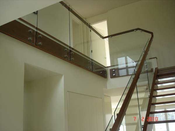glass stair railing