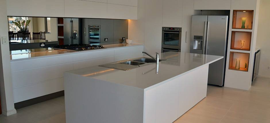 counter with white counter top