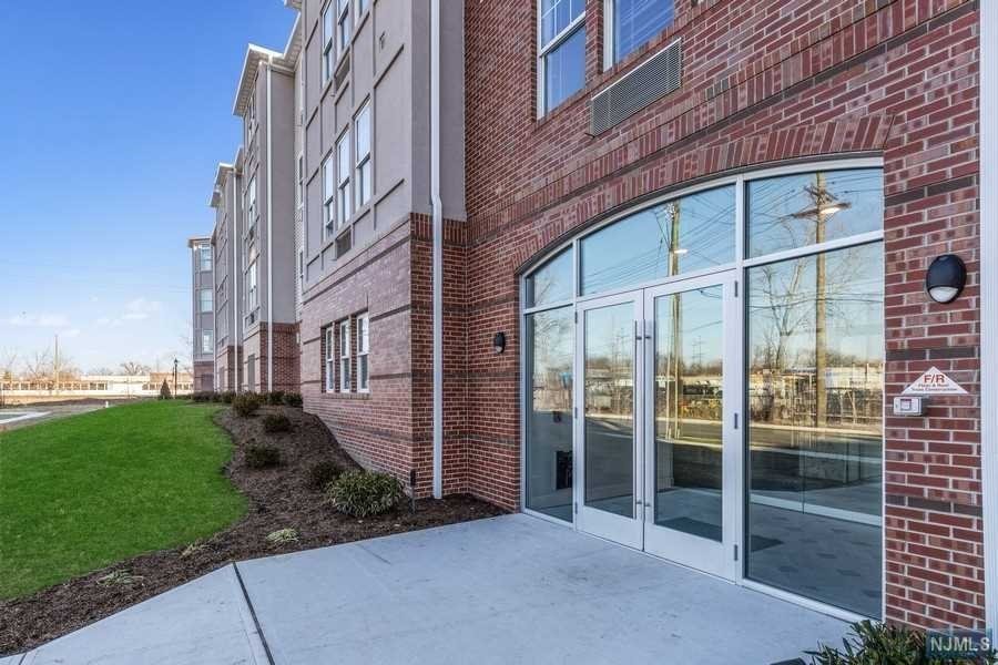 The Grande Saddle Brook Luxury Apartments in New Jersey