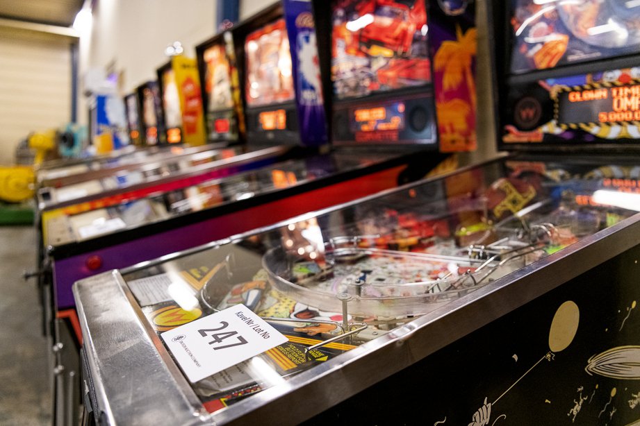 Dutch Auction Company Auction House for collectibles of all kind