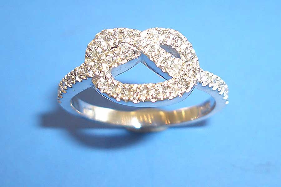 knot ring