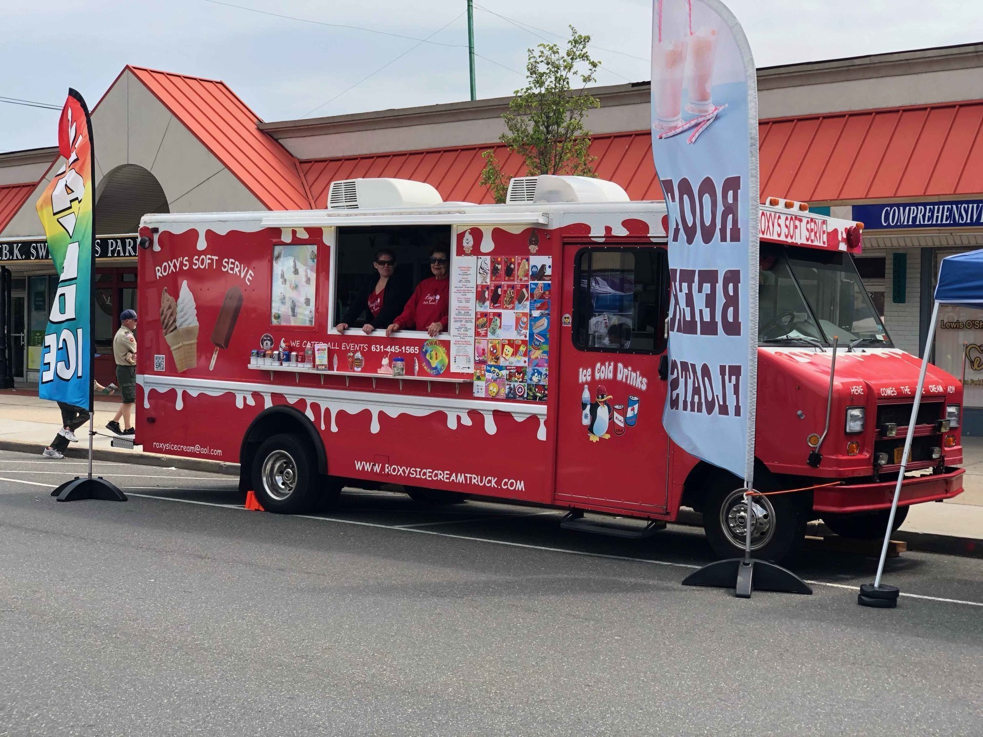 Our Gallery Roxy's Ice Cream Truck Happy Ice Cream Fans