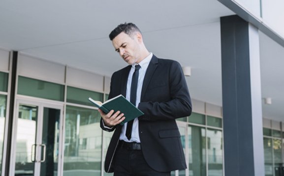 employee reading books