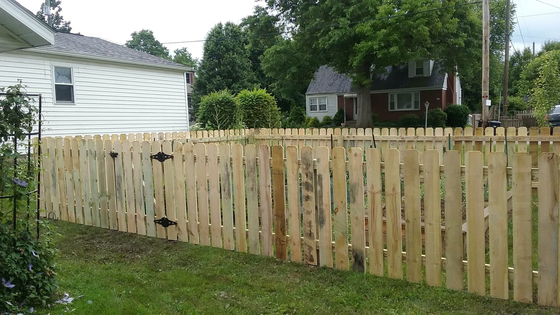 Fencing contractor Newark, OH McCoy's Fence Co.