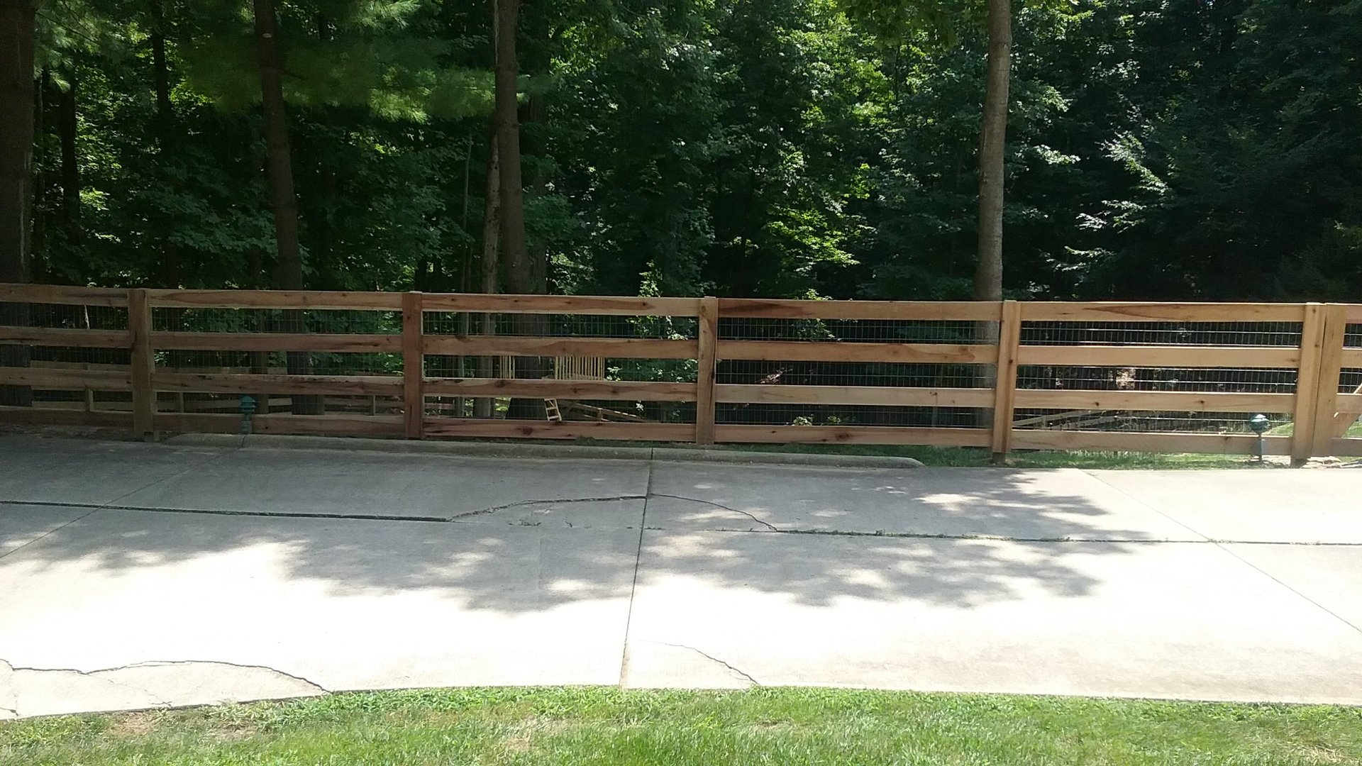 Fencing contractor Newark, OH McCoy's Fence Co.