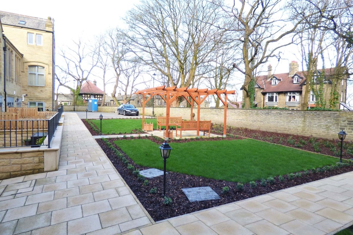 Jade Homes 3038 Chrisharben Court, Clayton Tel 02476 015006