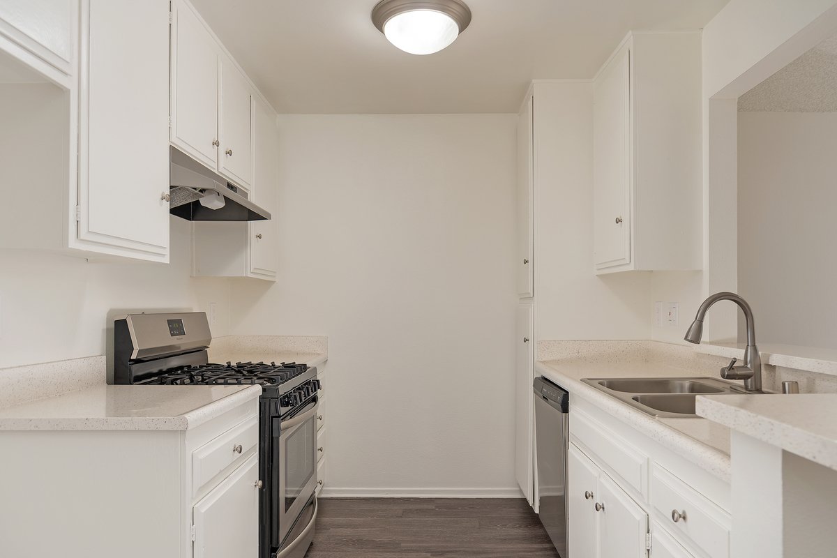 Windsor Gardens Apartment Homes Property Details