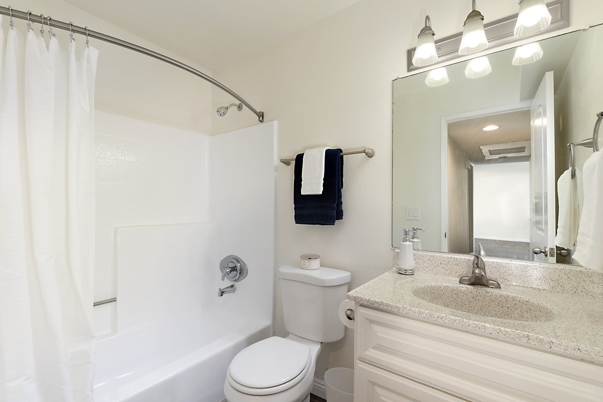 Savanna Villa Apartment Homes Property Details